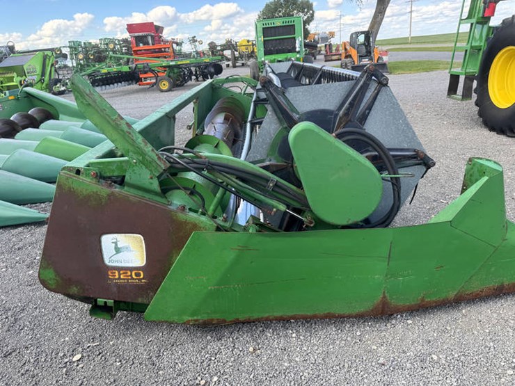 1990-john-deere-920-image-8