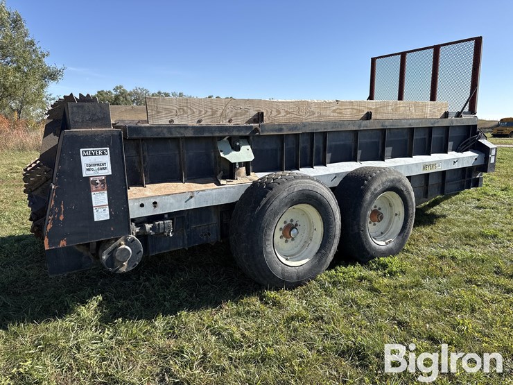 meyer’s-equipment-manufacturing-corp-2550-manure-spreader-image-5