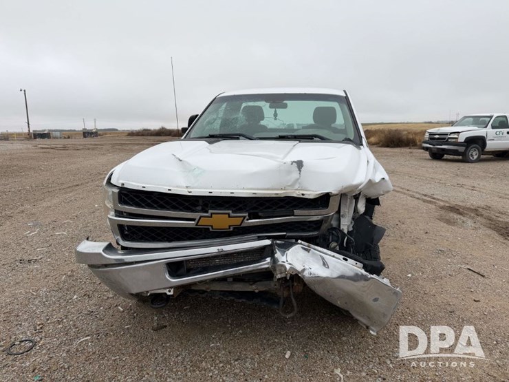 2012-chevrolet-2500hd-image-2