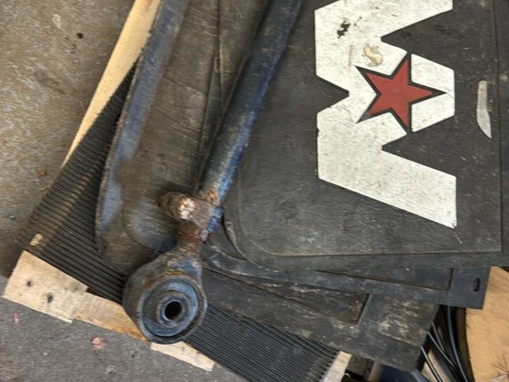 #189-•-skid-of-miscellaneous-truck-parts*-image-4