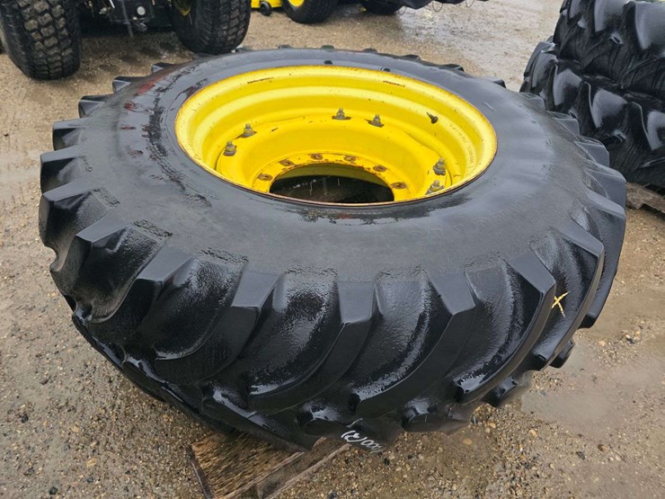 john-deere-12-image-1