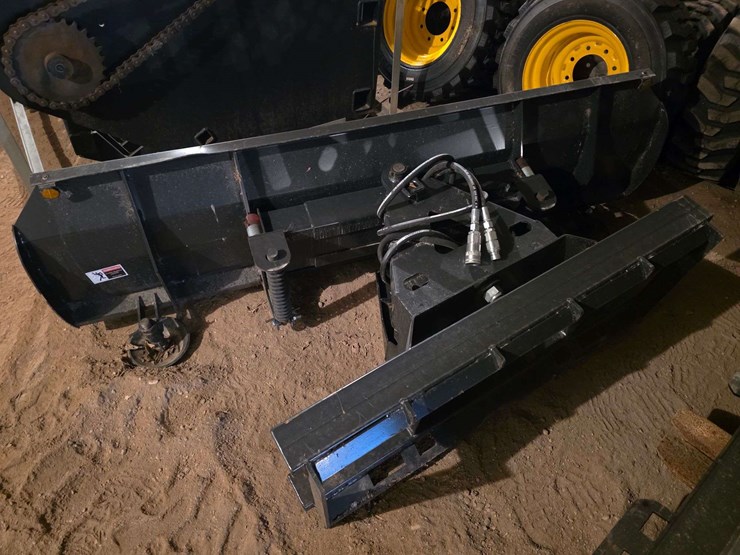 new-84”-hydraulic-tilt-snow-pusher,-bolt-on-notched-cutting-edge,-flat-couplers,-believed-to-be-jct-image-7