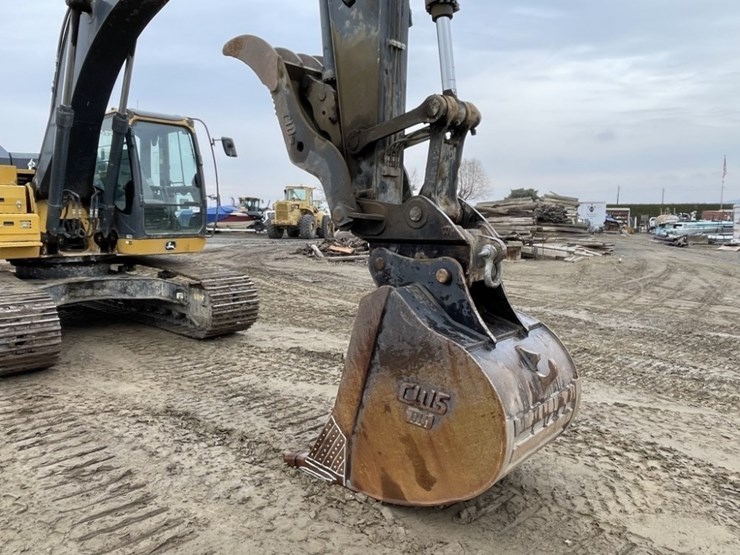 deere-210g-lc-image-12