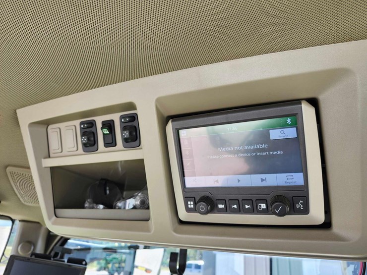 john-deere-8r-280-image-28