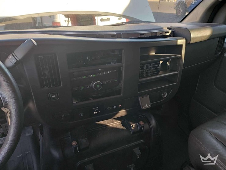 2015-chevrolet-express-2500-image-17