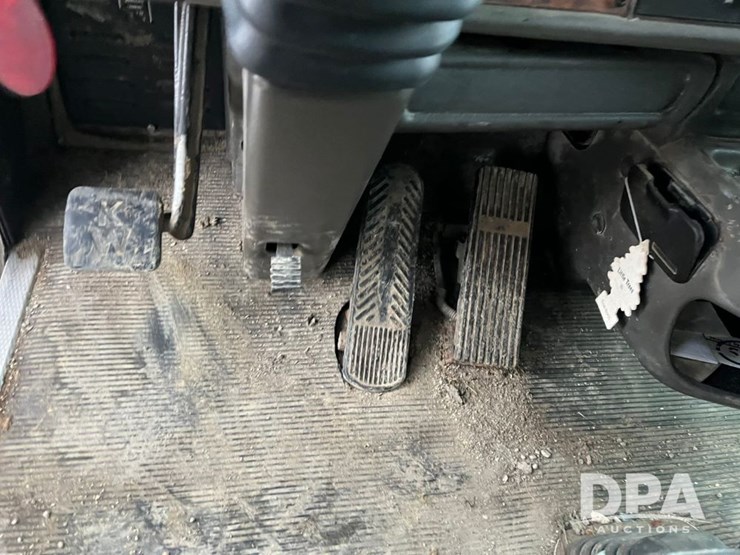 2005-kenworth-t800-image-43