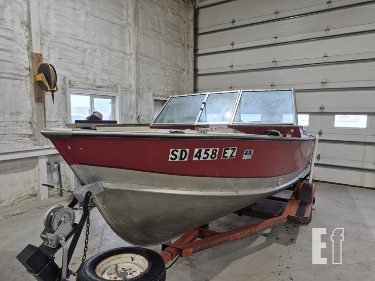 1984-lund-18ft-boat-image-1