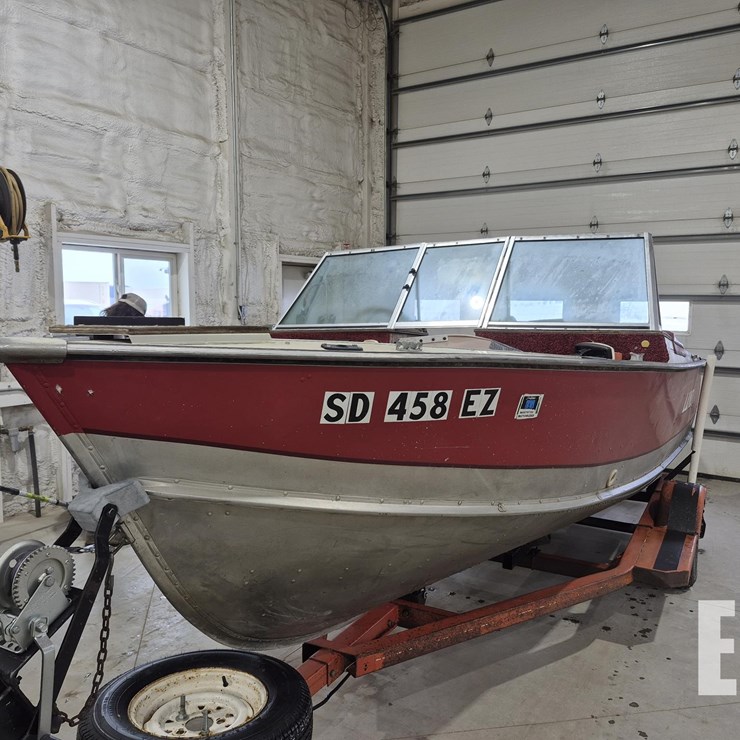 1984 LUND 18FT BOAT