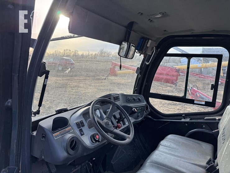 2013-kubota-rtv1100-image-26