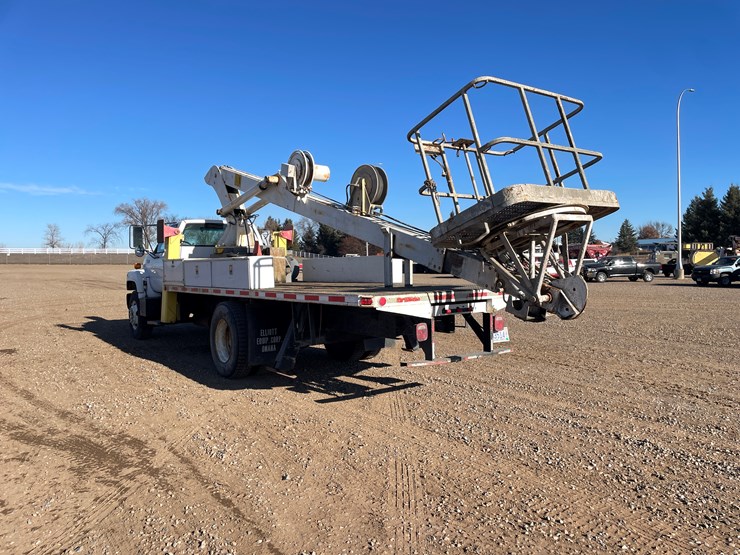 #1141-•-1995-gmc-topkick-bucket-truck-(has-mn-title)-image-3