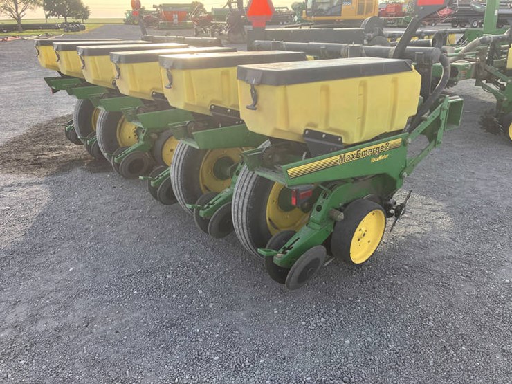 john-deere-7200-image-10