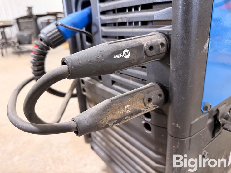 miller-millermatic-225-portable-mig-welder-image-9