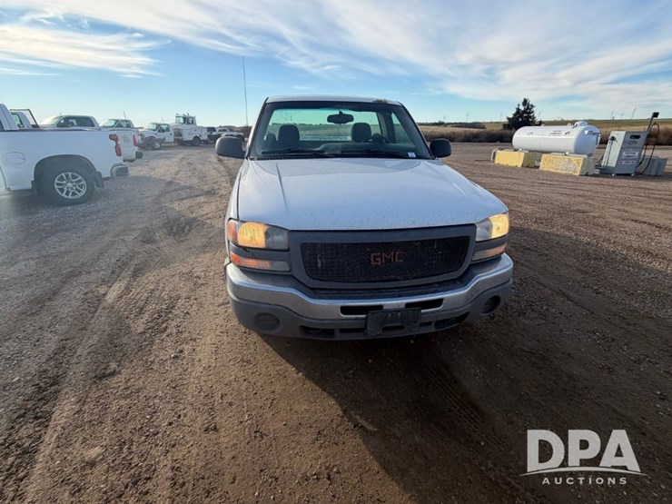 2007-gmc-sierra-1500-image-3