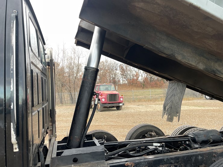 #1126-•-1999-sterling-dump-truck-(has-mn-title)-image-46