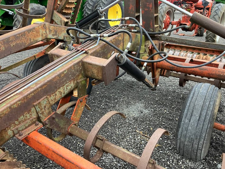 #80000-•-brillion-21'-cult-mulcher-solid-roller-image-15