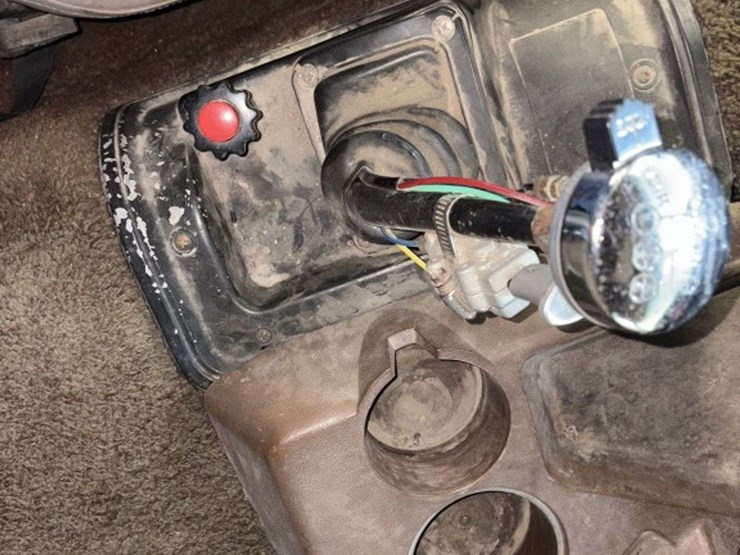 1983-international-co9670-cabover-semi-tractor,-xl-series,-400-cummins,-13-speed,-11r24.5-rears-on-s-image-32