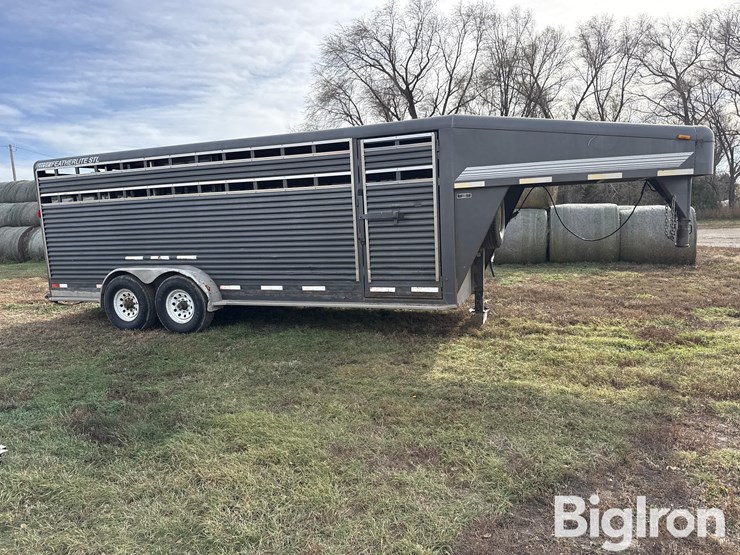 2003-featherlite-5320-gooseneck-livestock-trailer-image-4