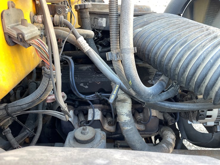 #1141-•-1995-gmc-topkick-bucket-truck-(has-mn-title)-image-10