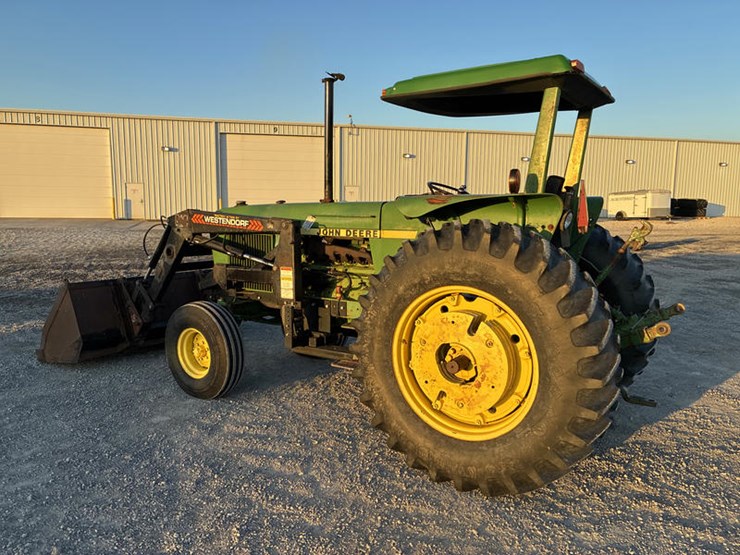 john-deere-2940-image-3