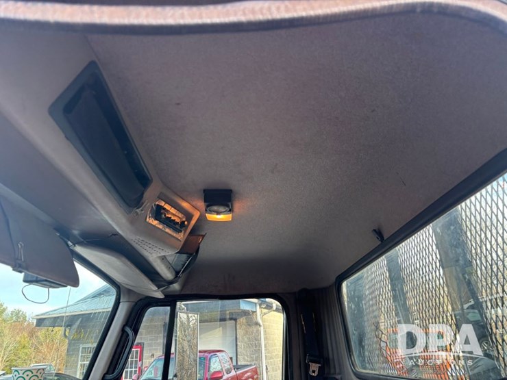 international-4700-image-78