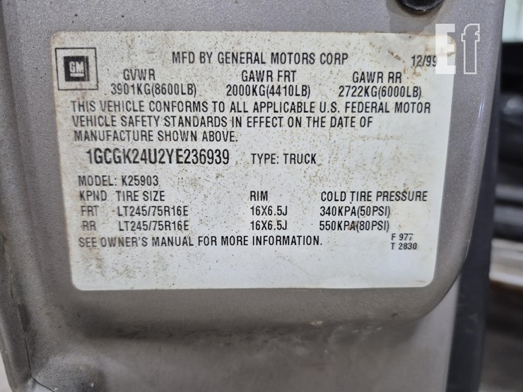 2000-chevrolet-silverado-2500-image-14