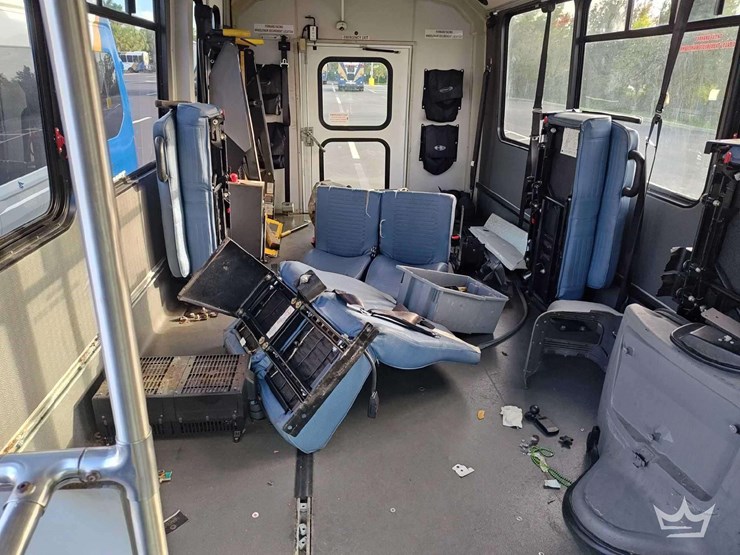 2017-ford-e450-image-30