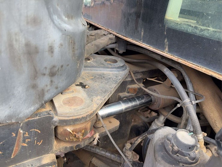 new-holland-tv145-image-33