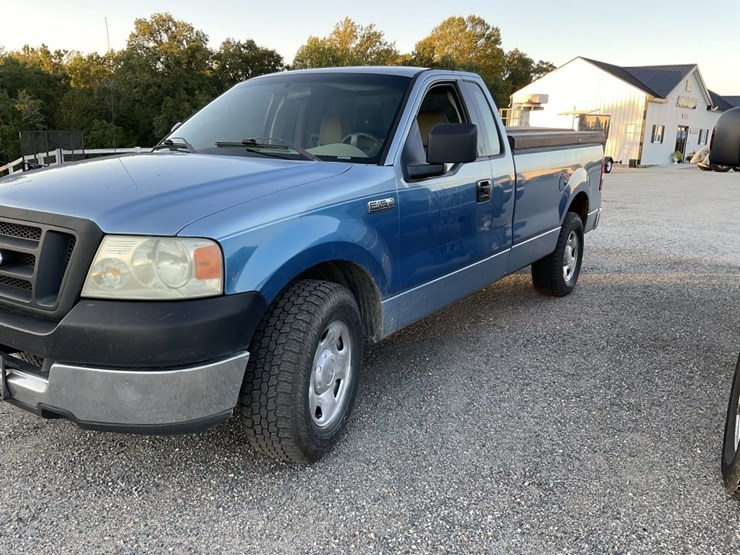 2005-ford-f150-xl-image-1