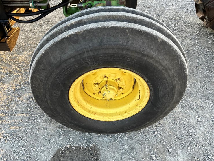 john-deere-2940-image-39