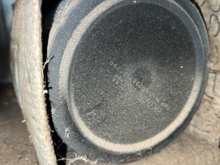 #187-•-oil,-air,-and-fuel-filters-image-6