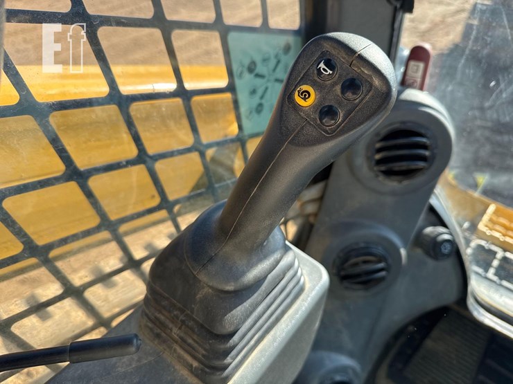 2022-caterpillar-299d3-image-26