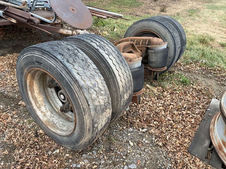 neway-truck-tag-lift-axle,-255/70r22.5-duals-on-spokes,-air-brakes-image-2