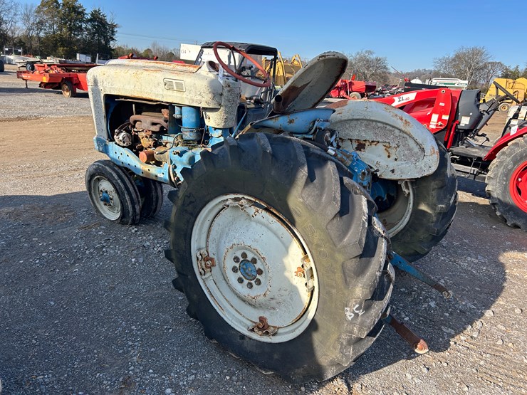 ford-tractor-image-6