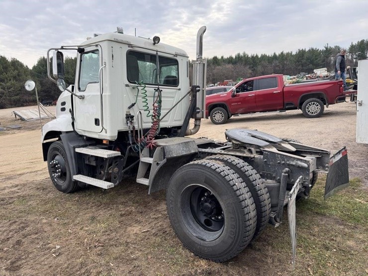 2006-mack-vision-cx612-image-8