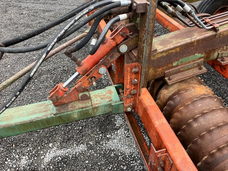 #80000-•-brillion-21'-cult-mulcher-solid-roller-image-14