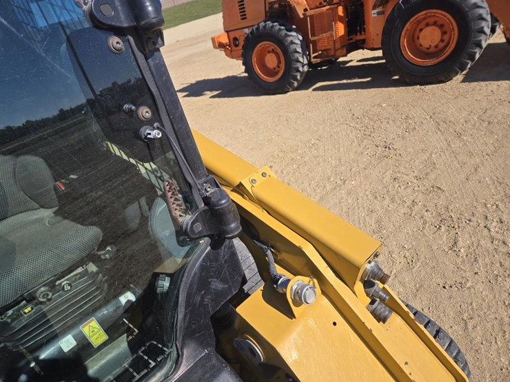 caterpillar-299d-image-18