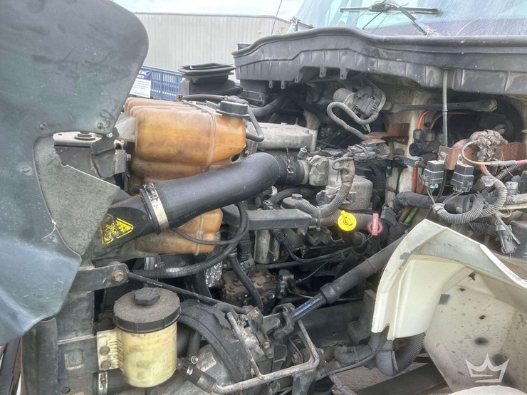 2013-international-durastar-4400-image-10