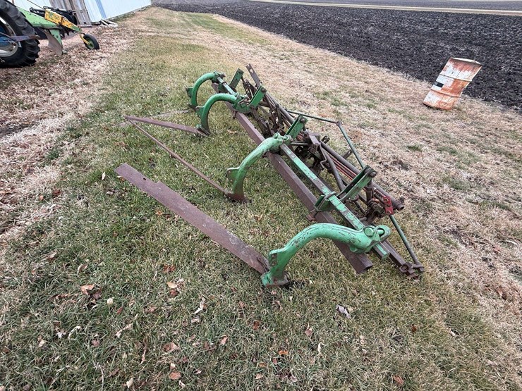 john-deere-b-image-4