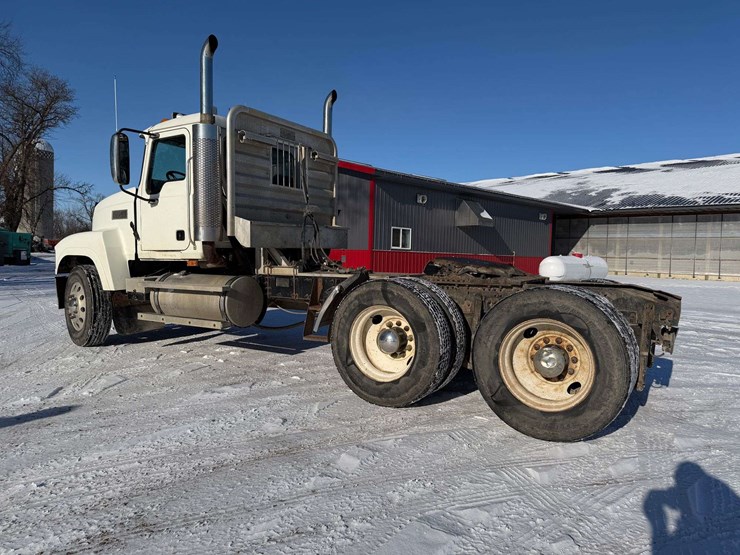 2006-mack-chn613-image-3