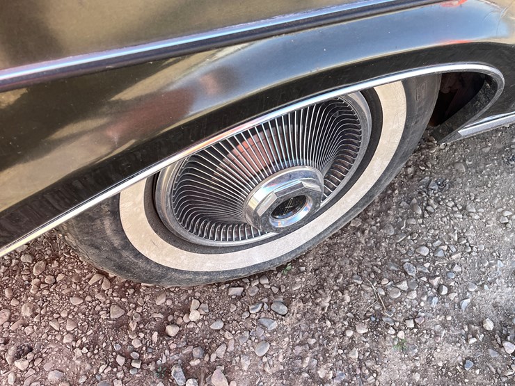 #1202-•-1969-lincoln-mark-3-continental-**must-be-trailered**(has-mn-title)-image-10