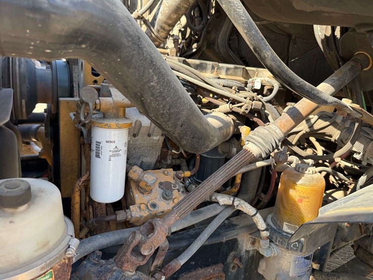 2006-sterling-rollback-truck,-101"x27'-bed,-winch,-automatic-transmission,-388k-miles,-11r22.5-tires-image-33