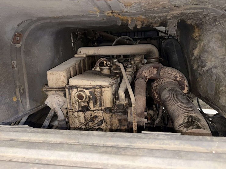 1983-international-co9670-cabover-semi-tractor,-xl-series,-400-cummins,-13-speed,-11r24.5-rears-on-s-image-13