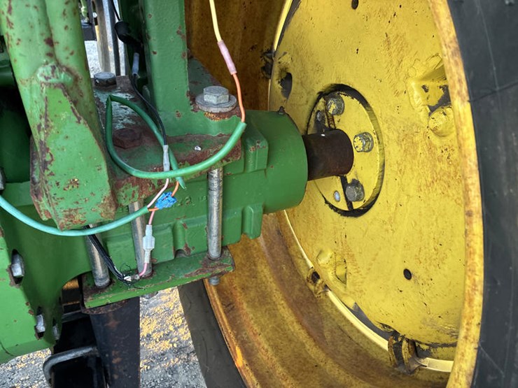 john-deere-2940-image-53