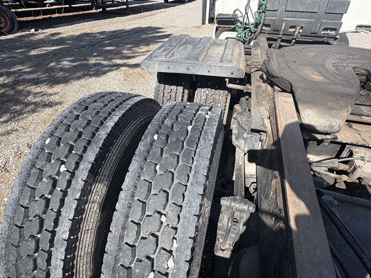 2007-kenworth-t600-image-9