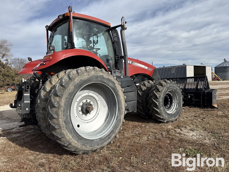 case-ih-magnum-235-image-5