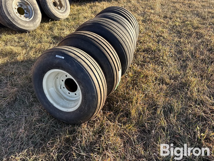 11l-15-mounted-&-unmounted-tires-image-1