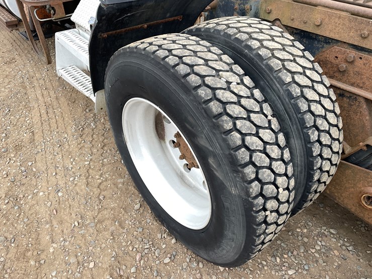 ford-lt9000-image-28