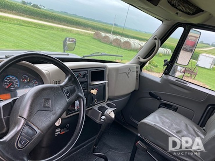 2010-international-durastar-4400-image-8
