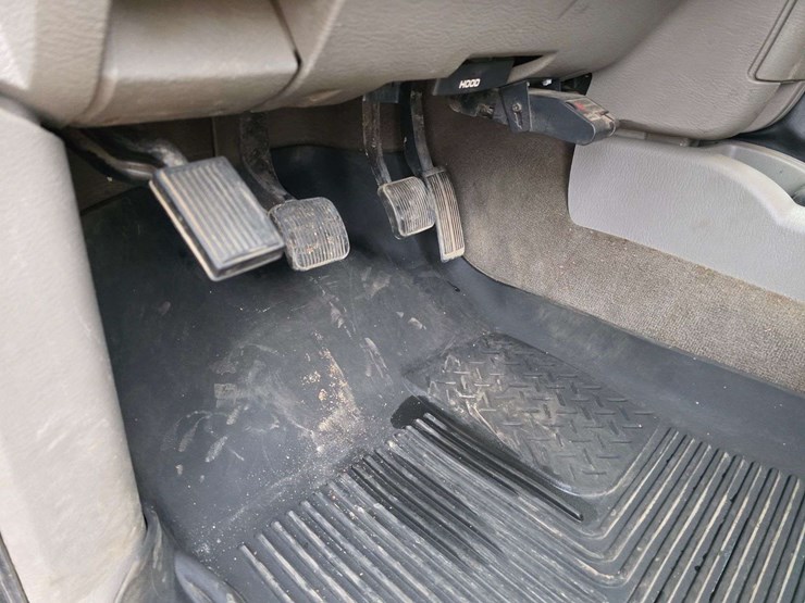 2005-dodge-ram-3500-image-43