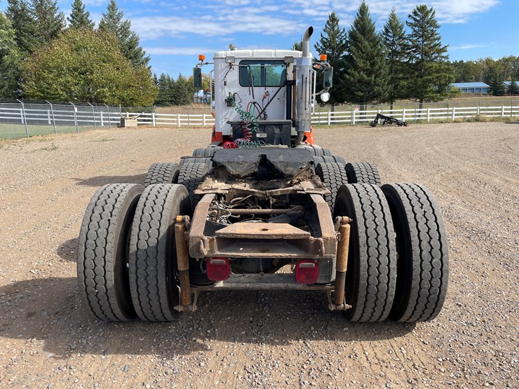 #1000-•-2007-international-transport-truck-tractor-(has-mn-title)-image-4